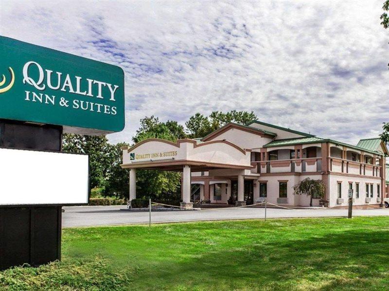 Quality Inn & Suites Quakertown-Allentown Exteriér fotografie
